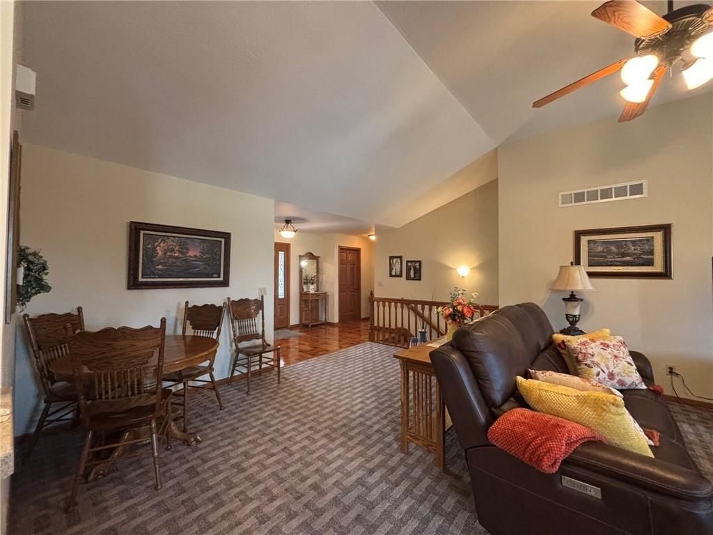 1007 S Cedar Street — photo 9