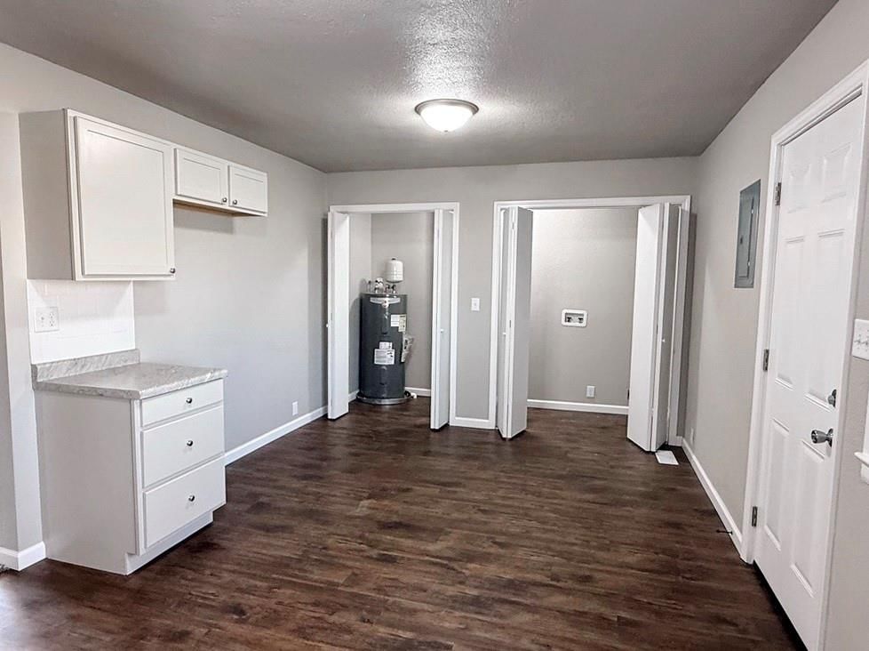 701 S Elm Street — photo 8