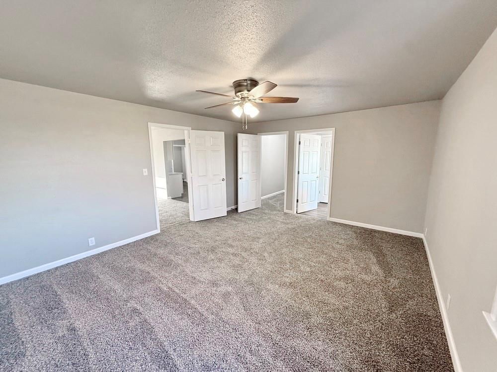 701 S Elm Street — photo 10