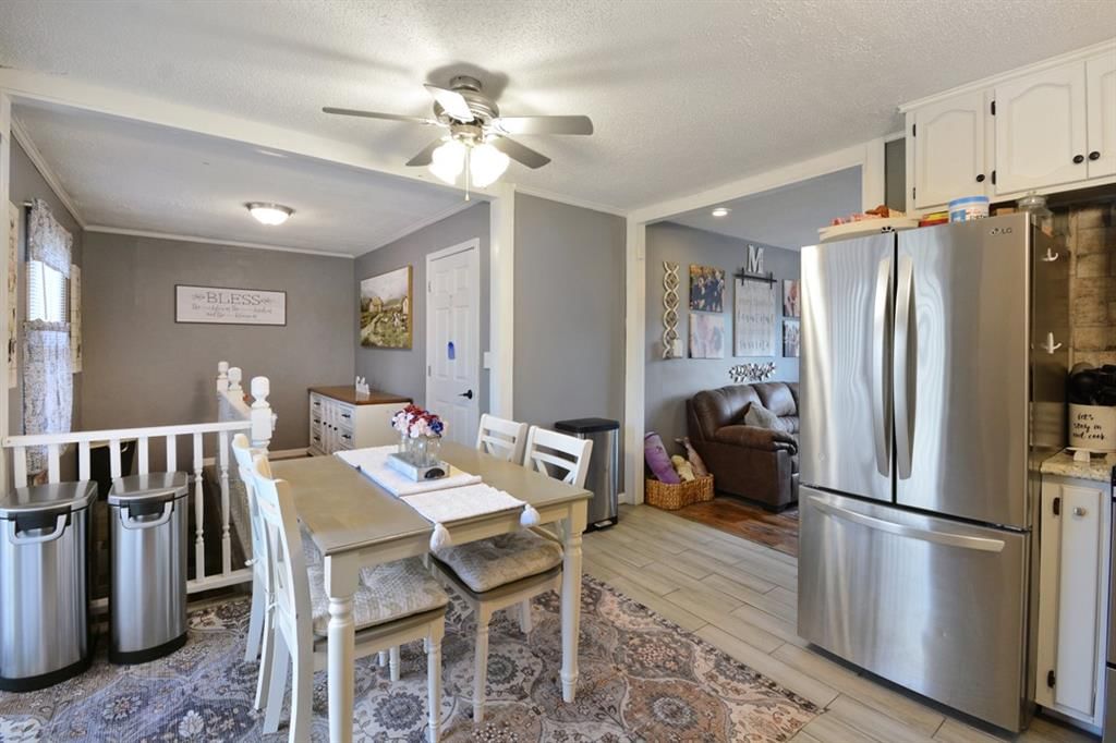 1302 N CEDAR CREST Drive — photo 12