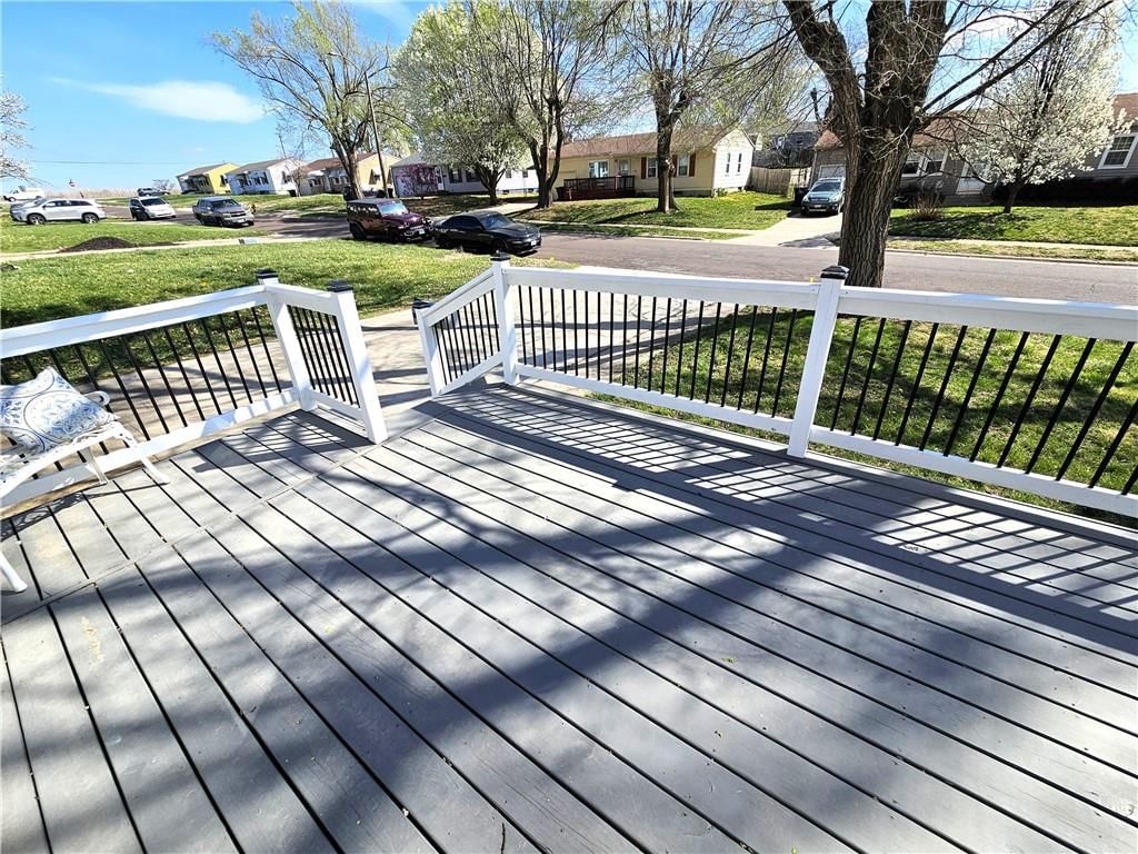 1302 N CEDAR CREST Drive — photo 3