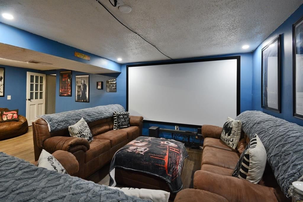 1302 N CEDAR CREST Drive — photo 24