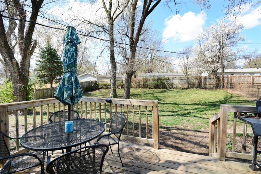 1302 N CEDAR CREST Drive — photo 32