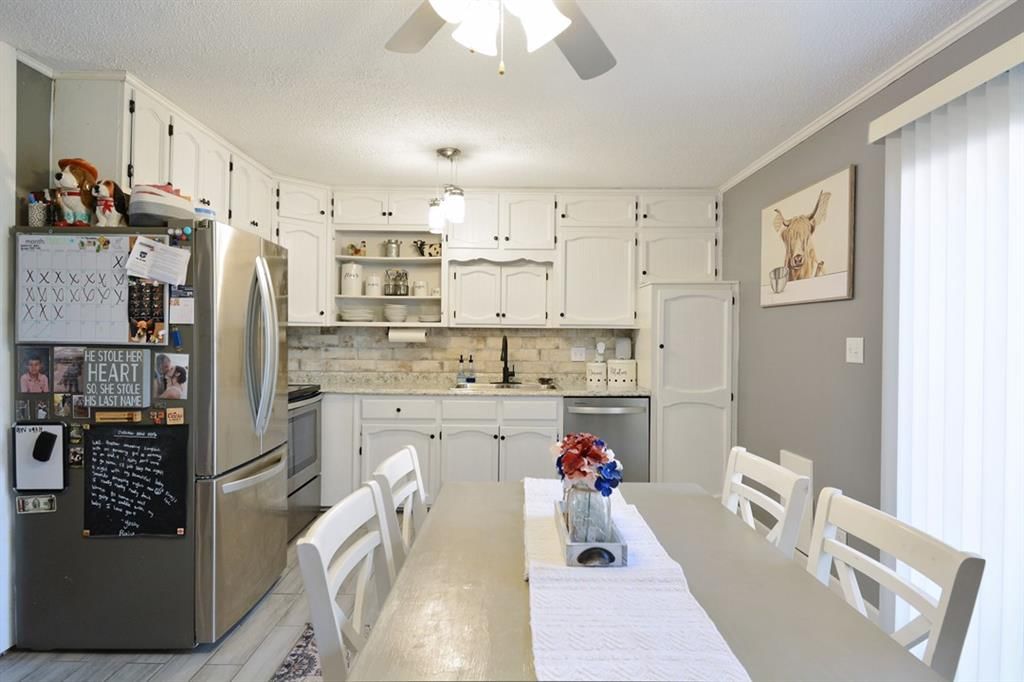 1302 N CEDAR CREST Drive — photo 7