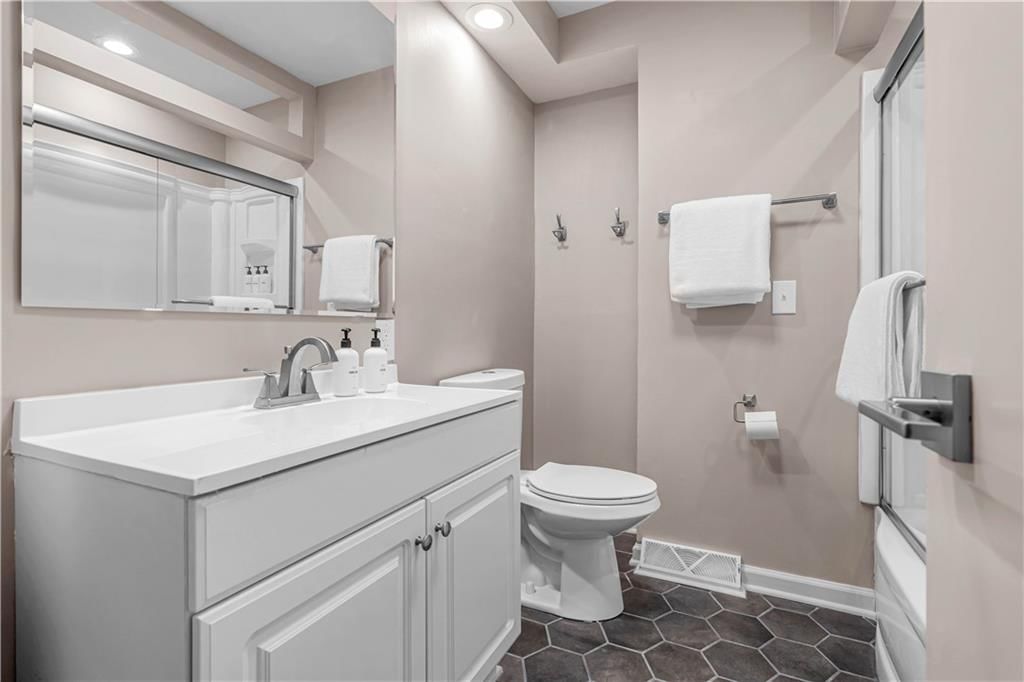 10520 Westbrooke Drive — photo 14