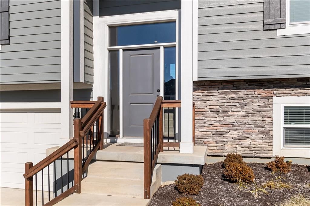 413 SW Nelson Drive — photo 3