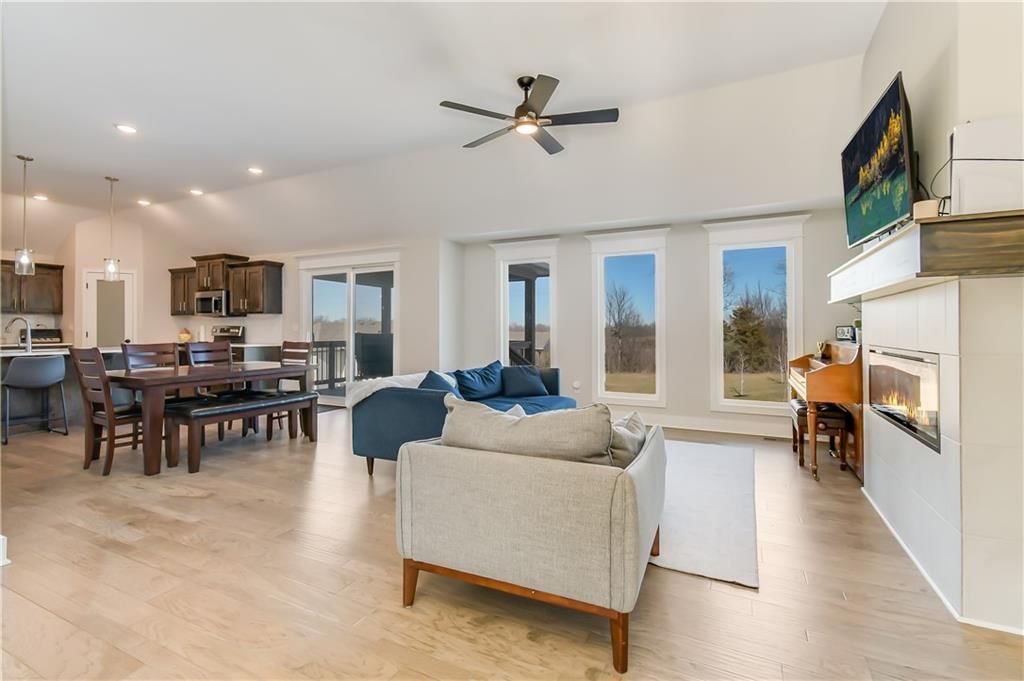 413 SW Nelson Drive — photo 4