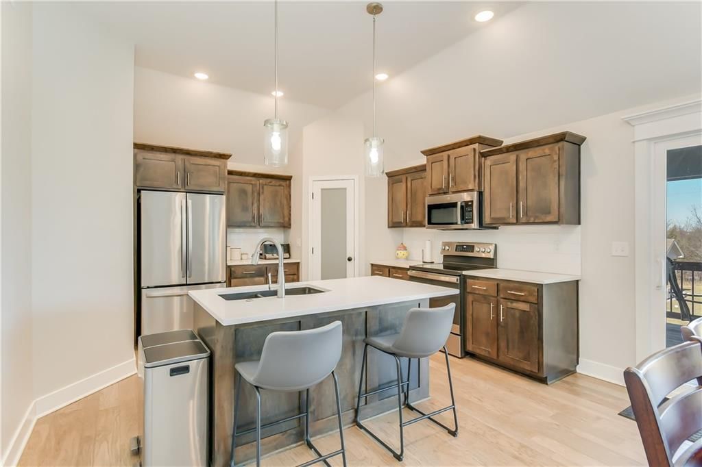 413 SW Nelson Drive — photo 8