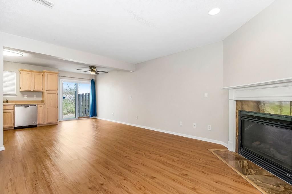 712 SE London Way — photo 6