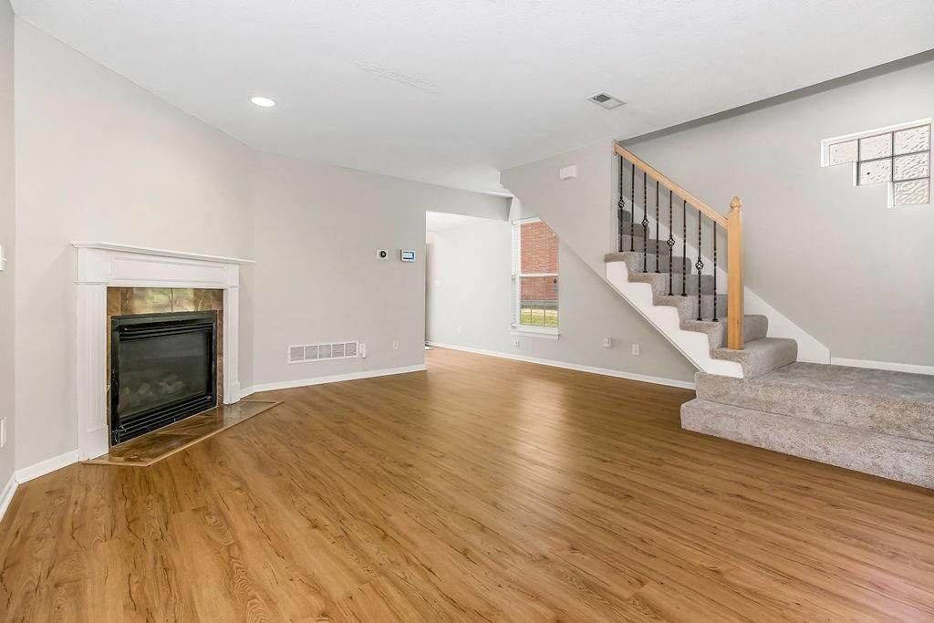 712 SE London Way — photo 7