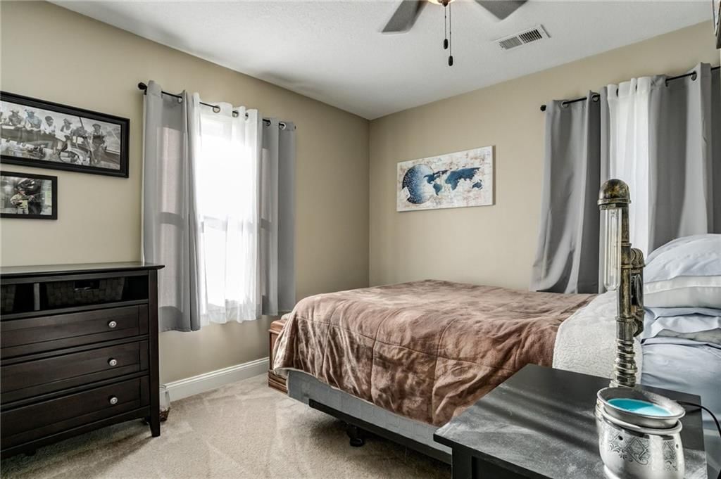 629 W Elm Street — photo 17