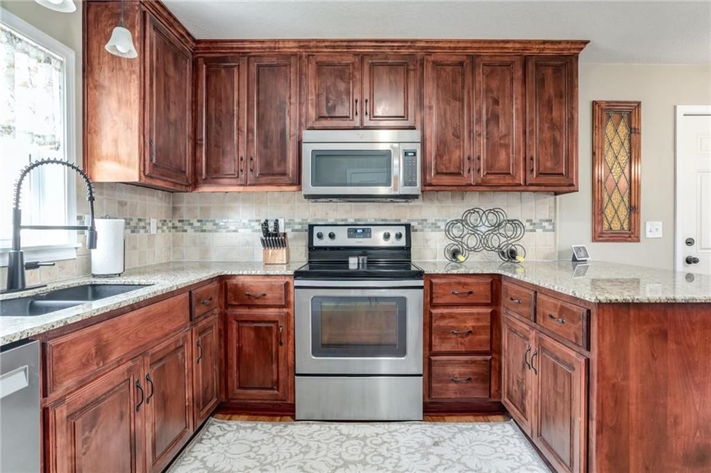 629 W Elm Street — photo 4