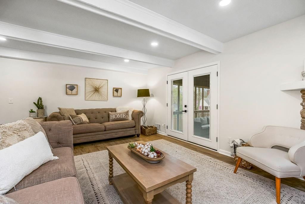 2440 Crysler Avenue S — photo 10