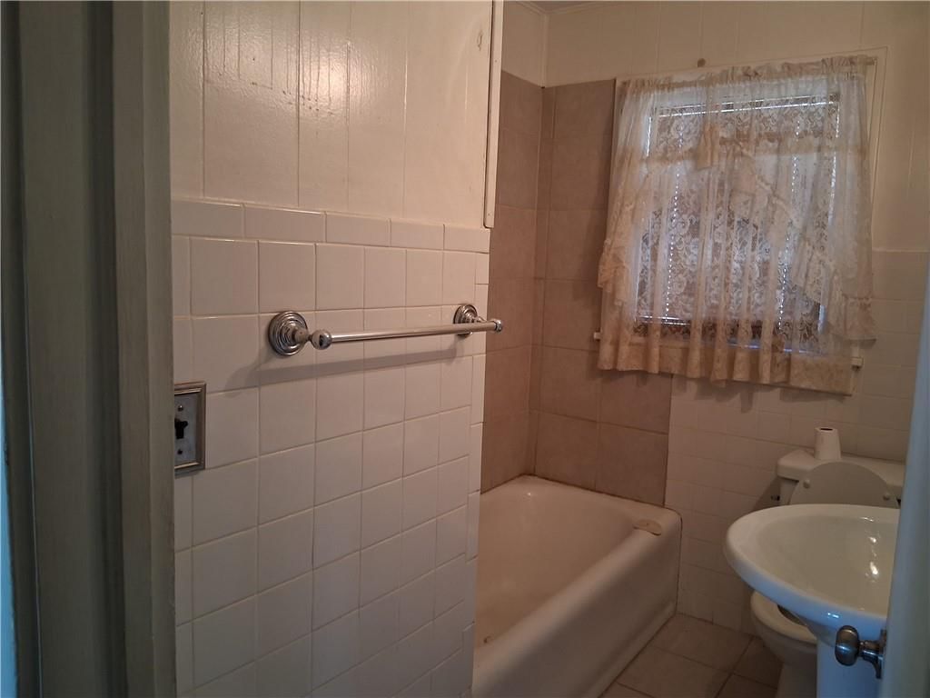 2226 E 70th Terrace — photo 17