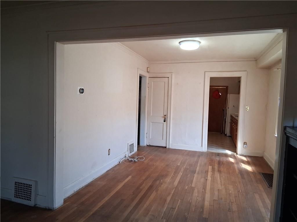 2226 E 70th Terrace — photo 8
