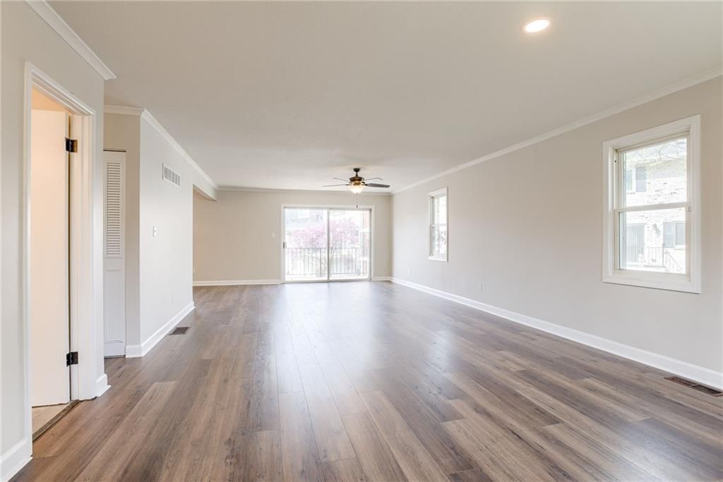 8611 Greenbrier Drive — photo 9