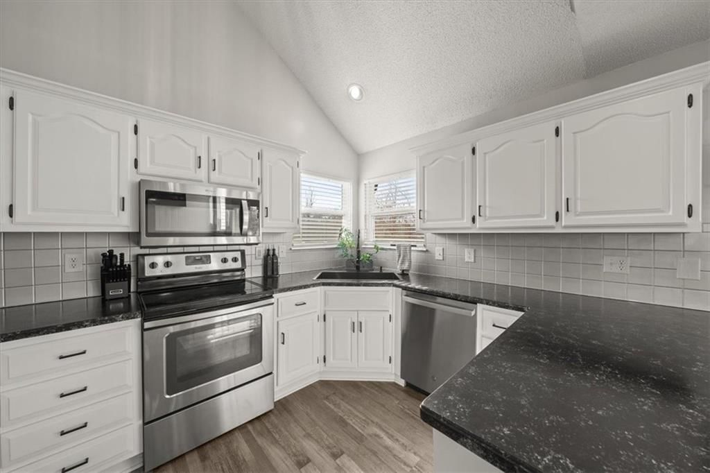 209 E Foxwood Drive — photo 11