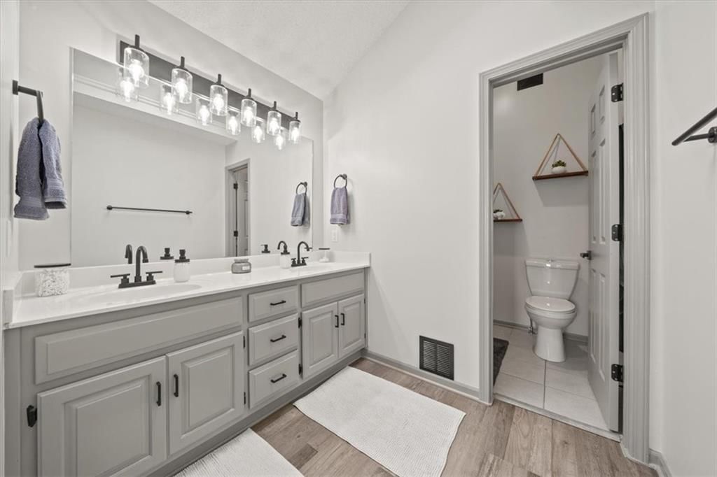 209 E Foxwood Drive — photo 15