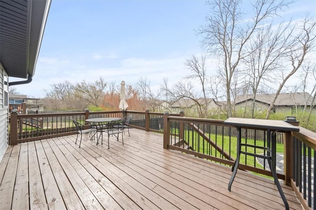 209 E Foxwood Drive — photo 23
