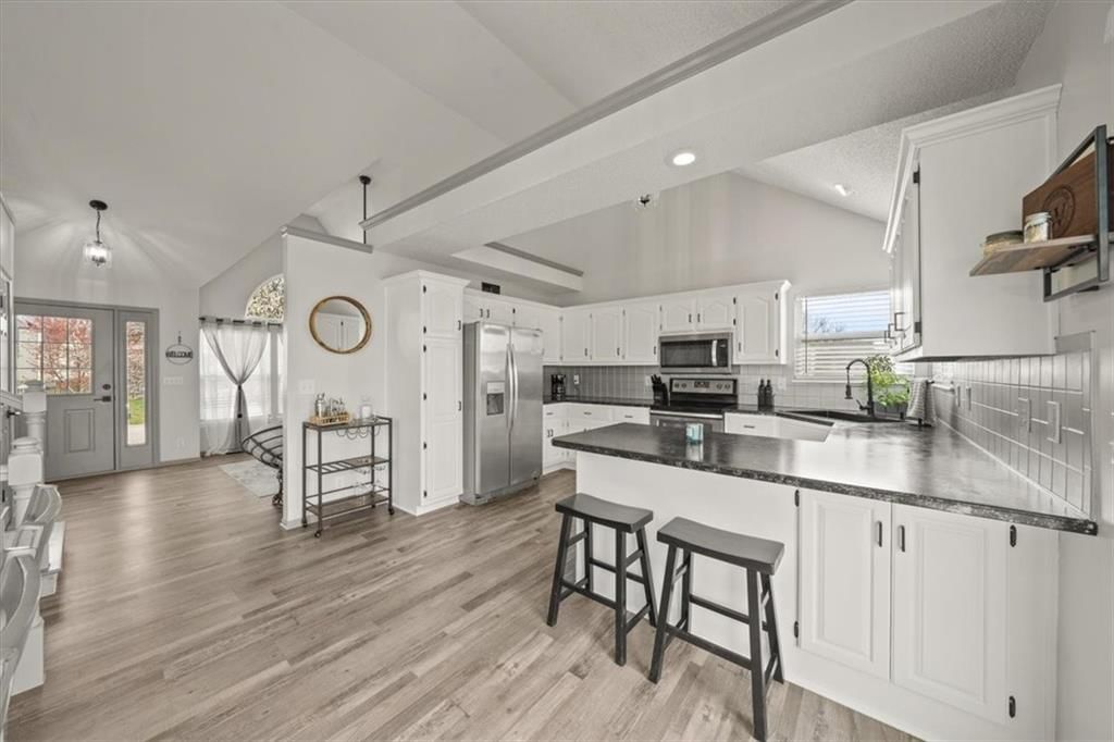 209 E Foxwood Drive — photo 8