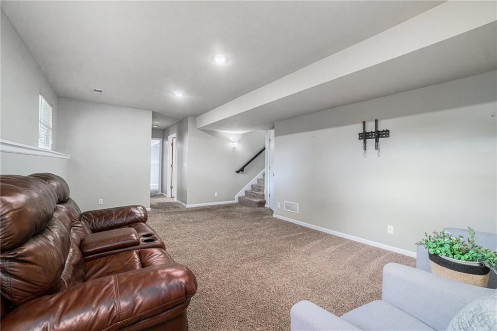 1115 WILTSHIRE Boulevard — photo 21