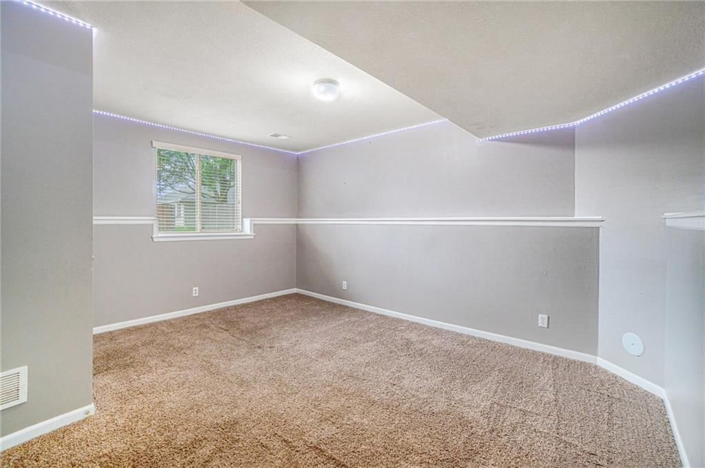 1115 WILTSHIRE Boulevard — photo 23