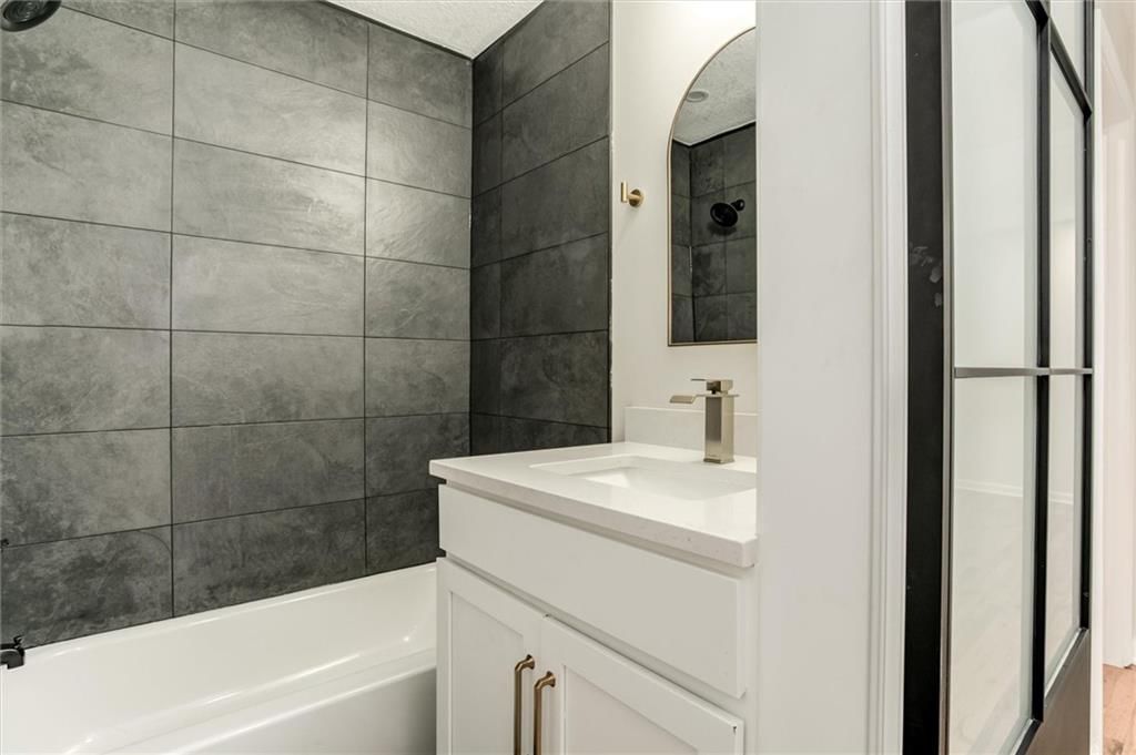 9400 White Avenue — photo 11