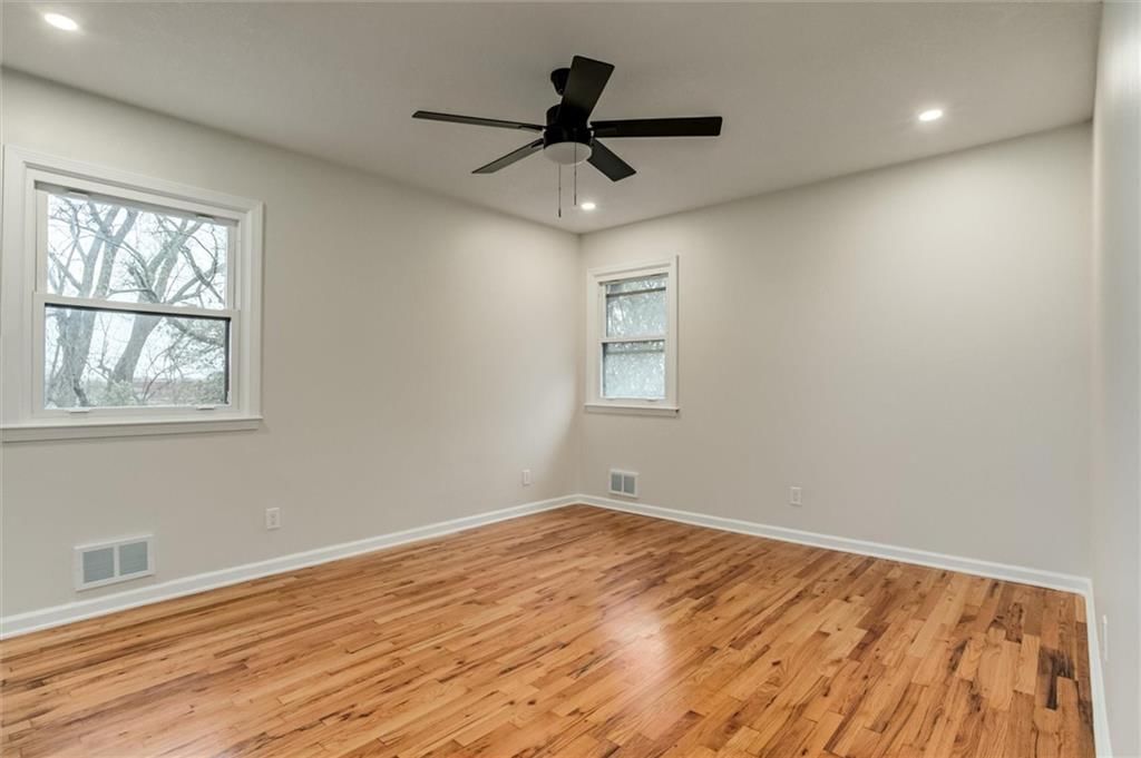 9400 White Avenue — photo 12