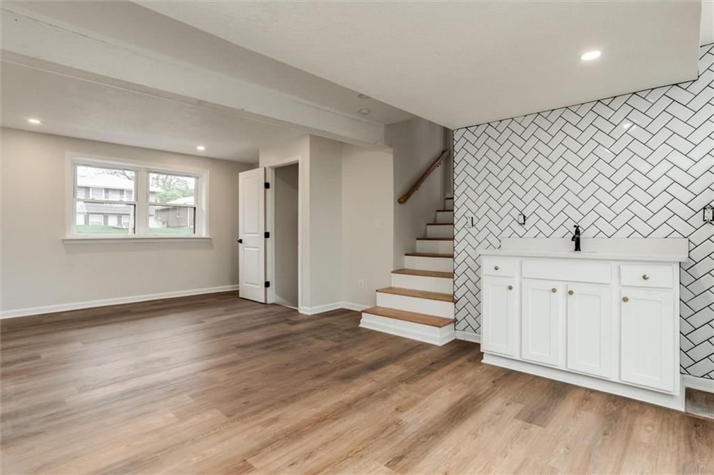 9400 White Avenue — photo 20