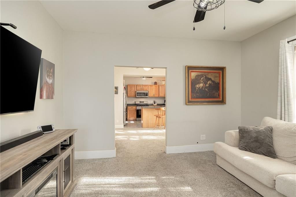 809 W William Street — photo 5