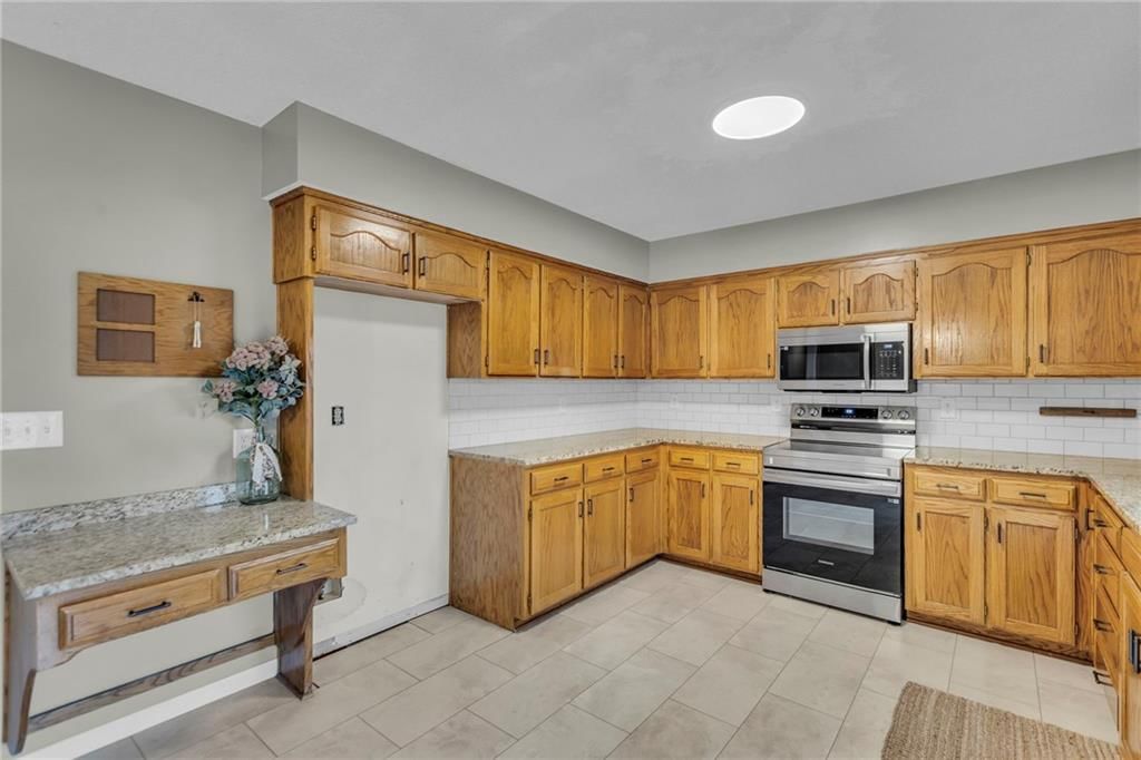 1606 W Pelham Path — photo 12