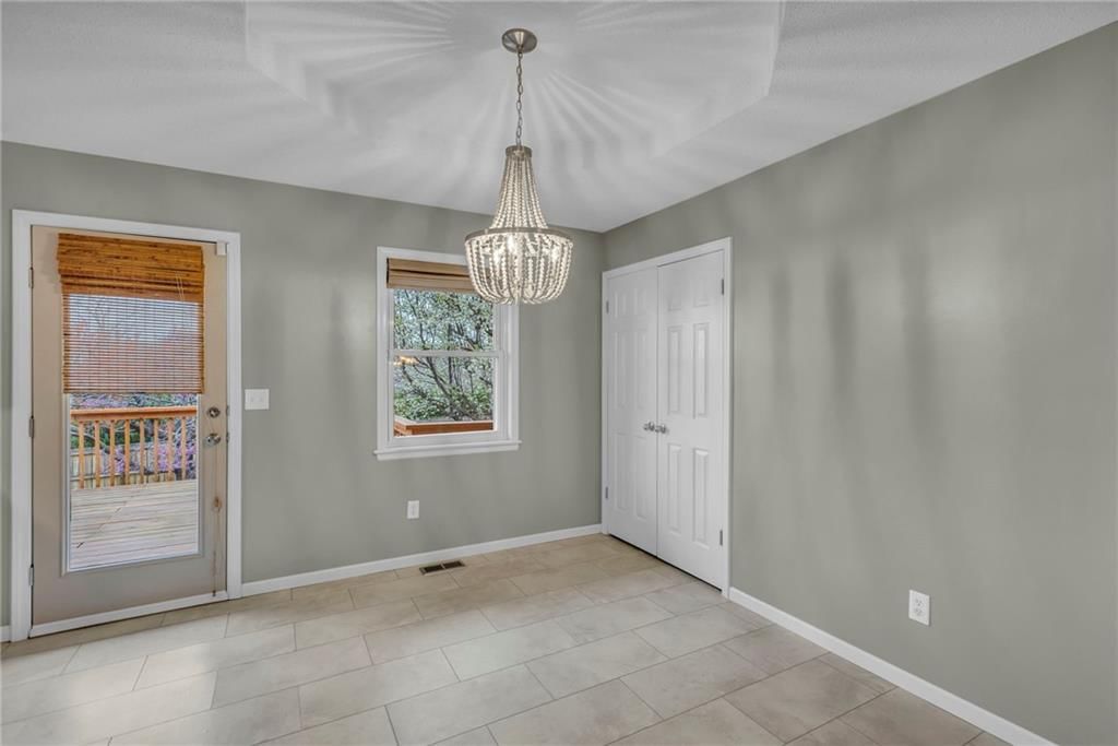 1606 W Pelham Path — photo 9