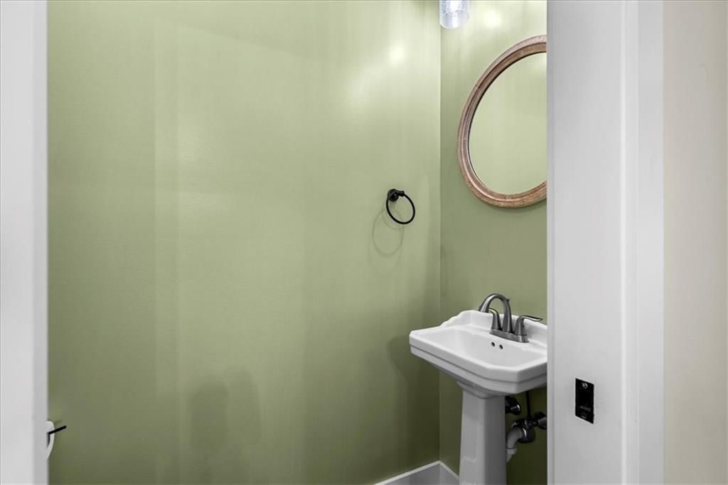2622 S Fir Terrace — photo 17