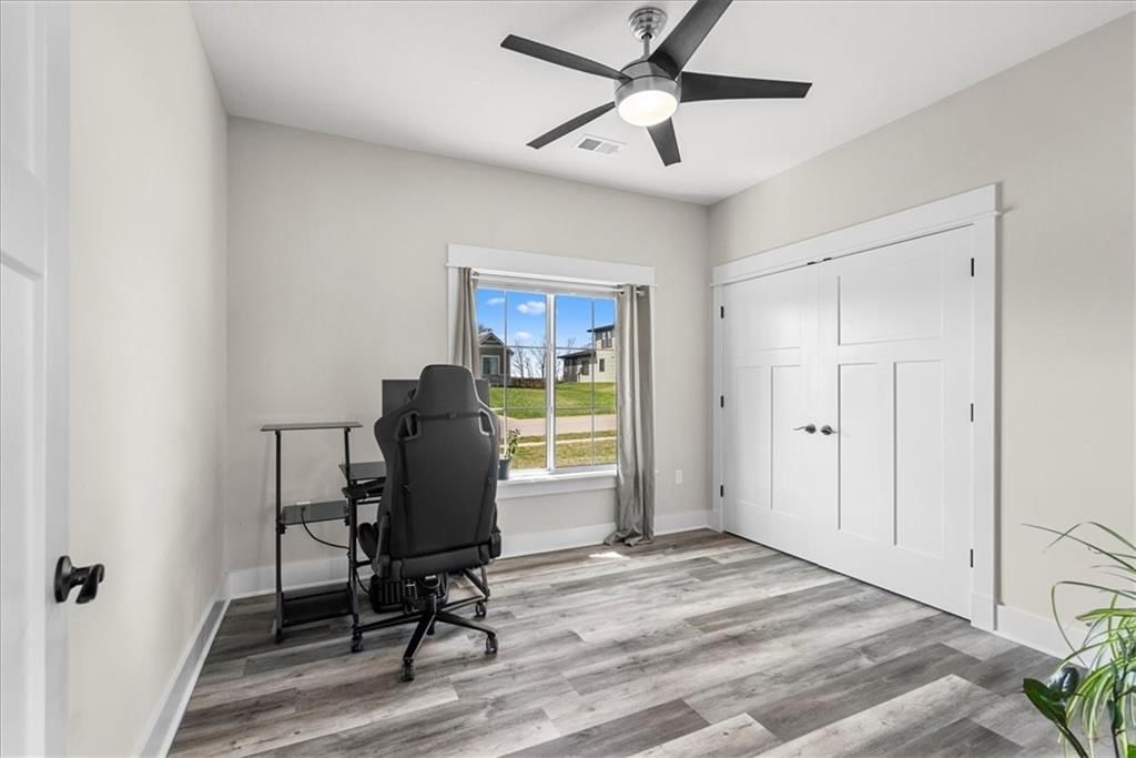 2622 S Fir Terrace — photo 27