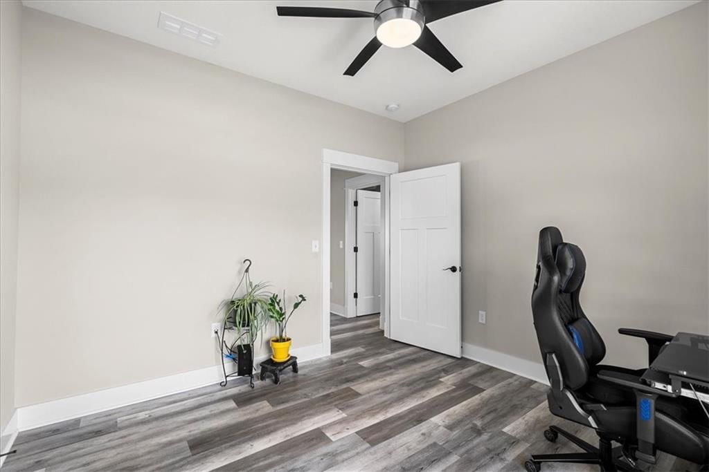 2622 S Fir Terrace — photo 28