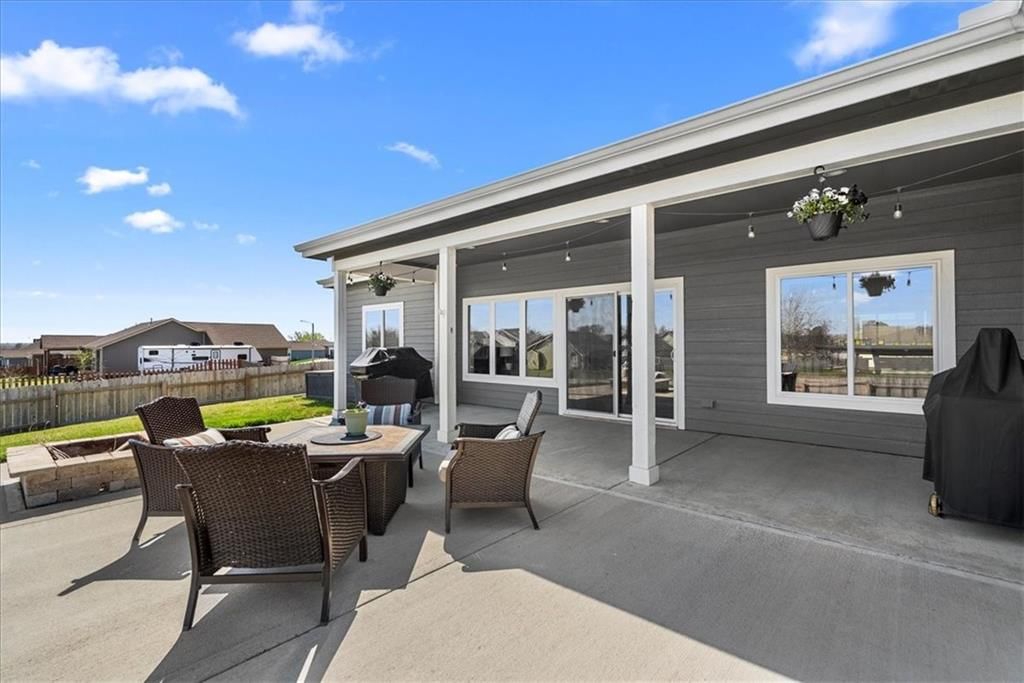 2622 S Fir Terrace — photo 33