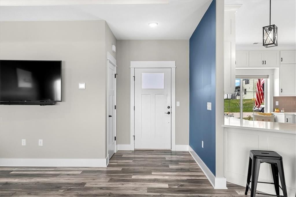 2622 S Fir Terrace — photo 6