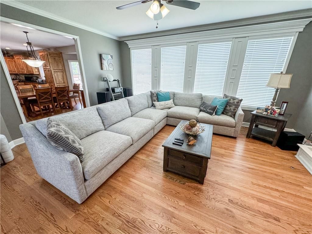305 SE Sumpter Drive — photo 3