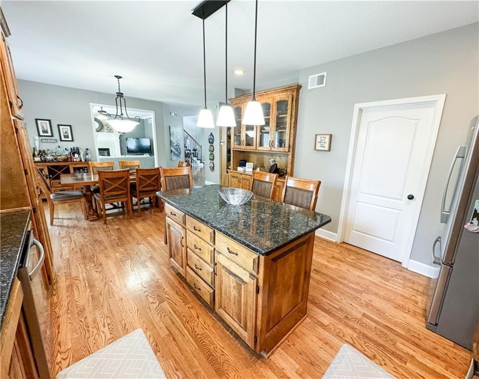 305 SE Sumpter Drive — photo 7