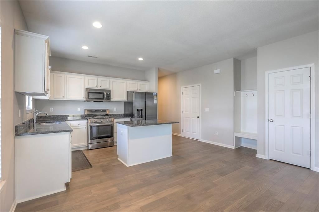 12334 N Pomona Avenue — photo 7
