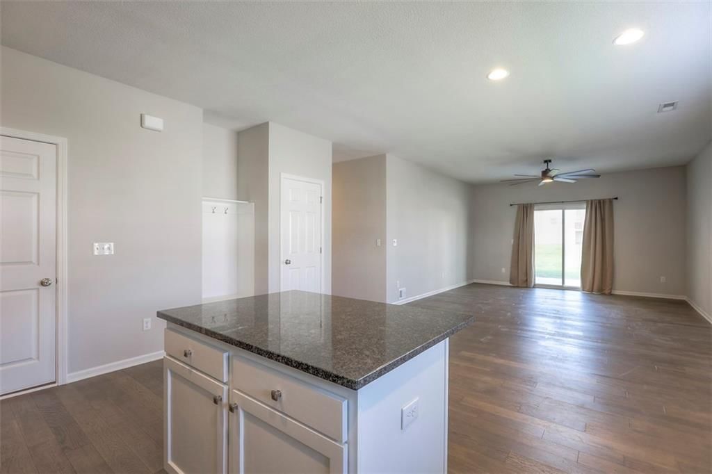 12334 N Pomona Avenue — photo 8