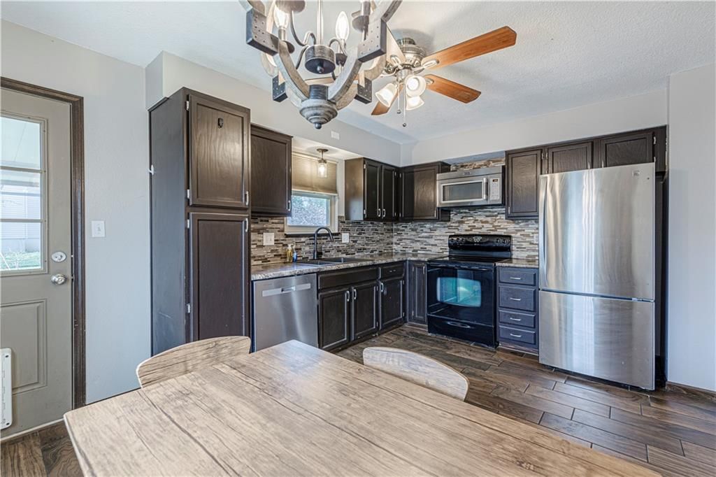 17412 E 42nd Street — photo 10