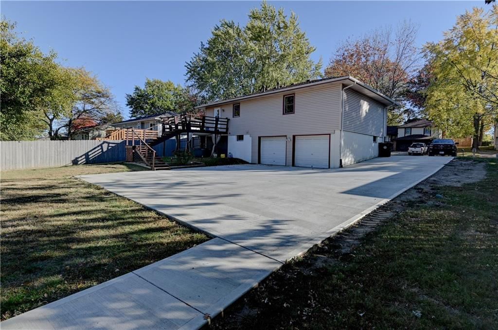 1509 Lawndale Avenue — photo 6