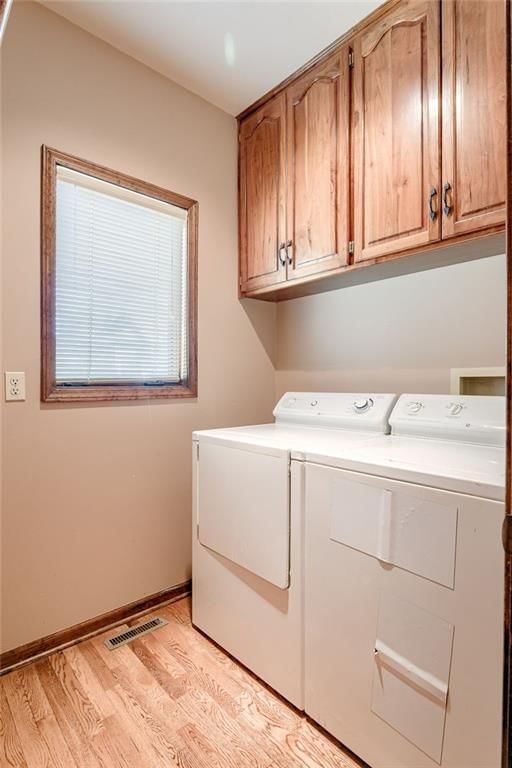 652 BUTTERNUT Lane — photo 12