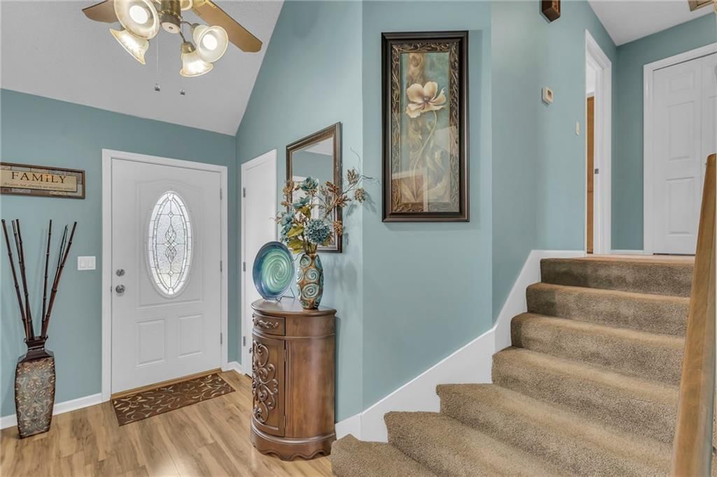 15205 S Locust Street — photo 2