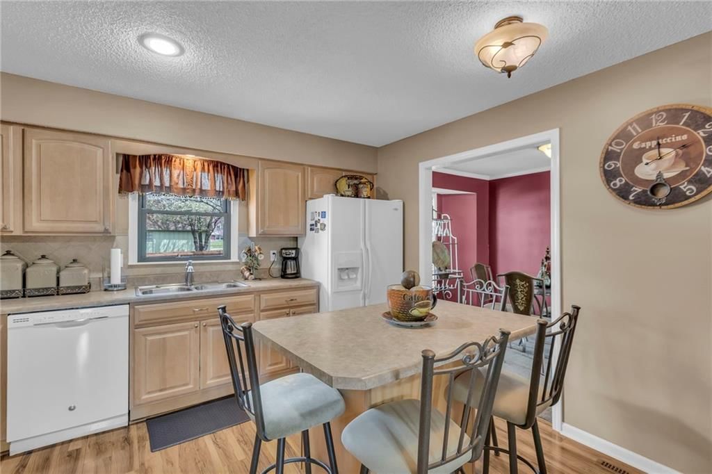 15205 S Locust Street — photo 12