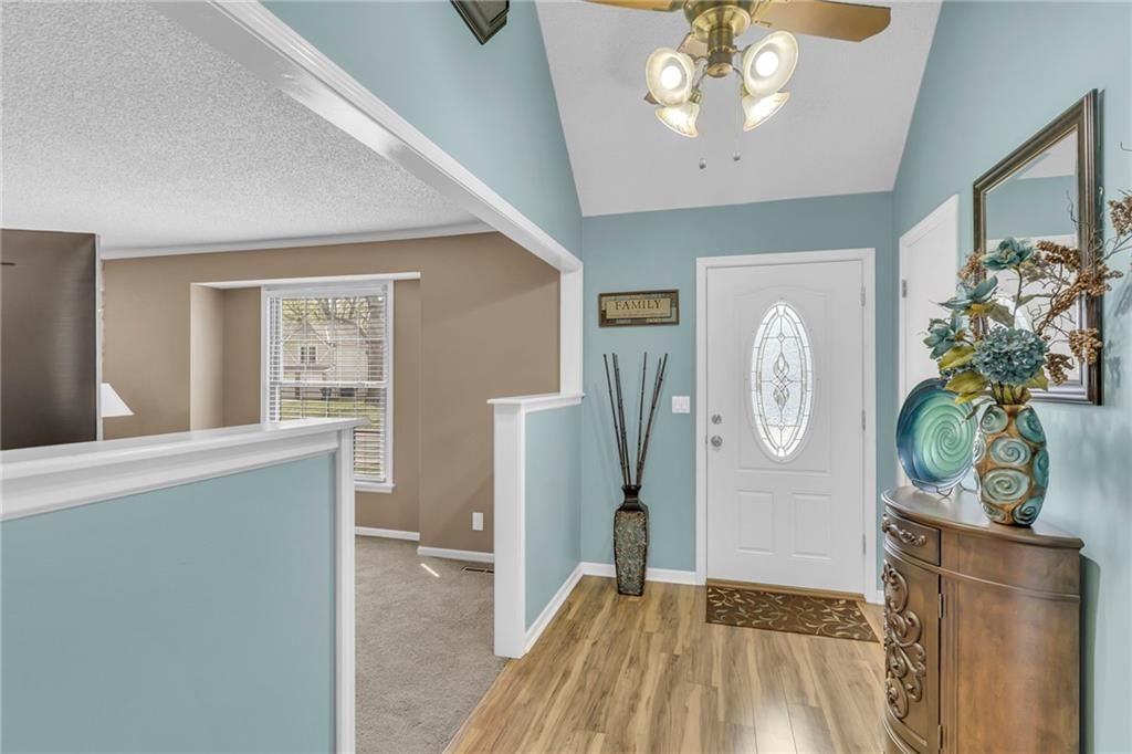 15205 S Locust Street — photo 3