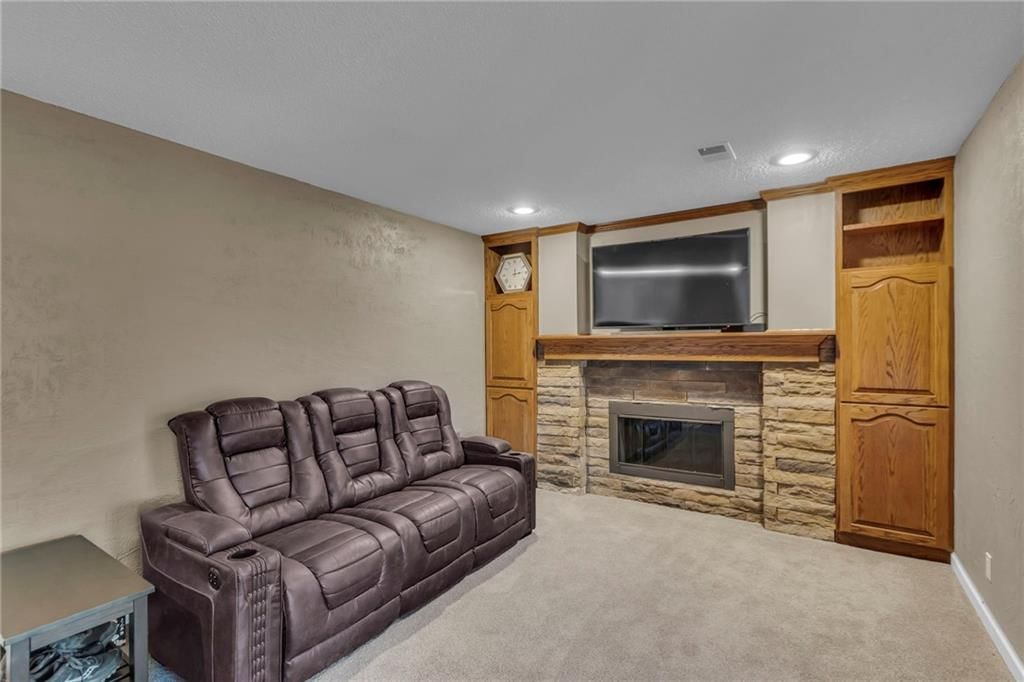 15205 S Locust Street — photo 28
