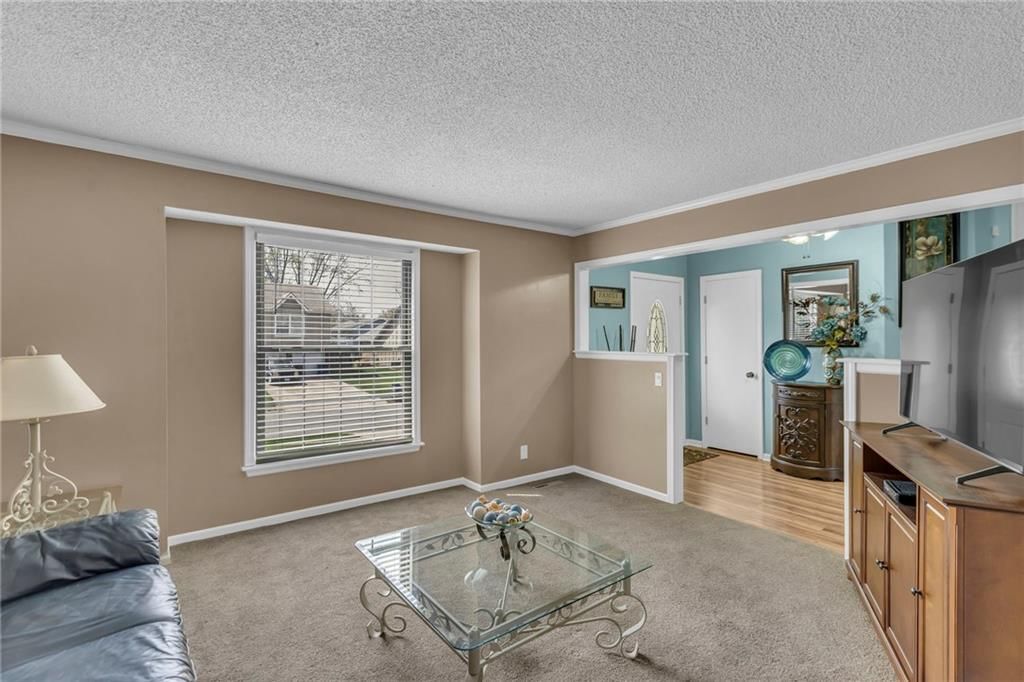 15205 S Locust Street — photo 6