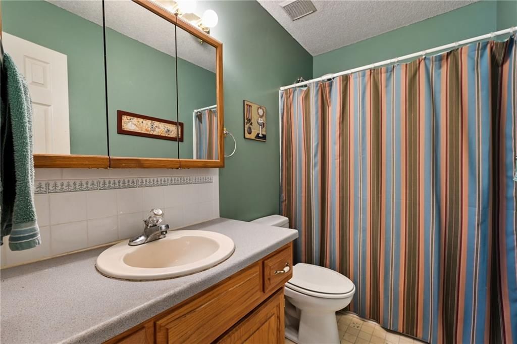1323 NE Ridgeview Drive — photo 13